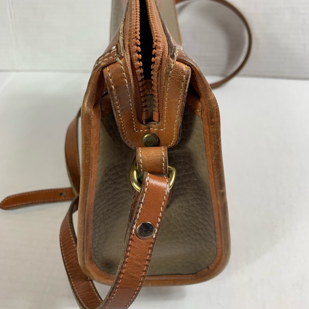 **SOLD**Vintage Dooney & Bourke Crossbody - Picture 7 of 9